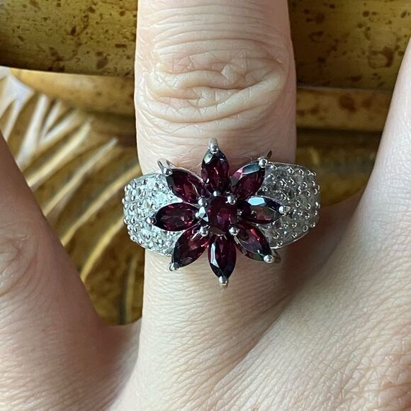 Natural Rhodolite Garnet Sterling Silver Cocktail Ring Size 6 - Picture 1 of 8